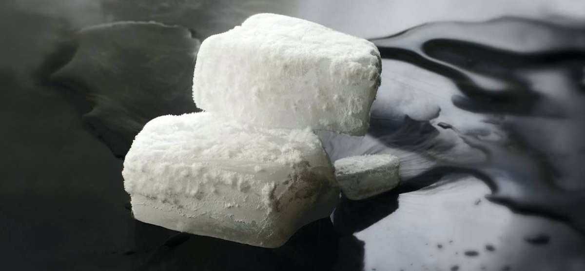 Dry ice vs. Regular ice Difference